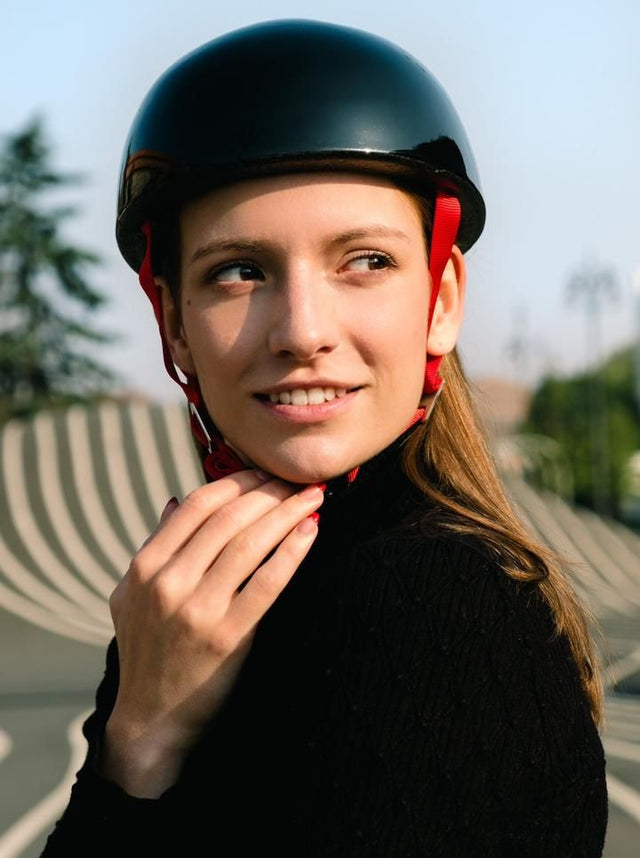 Stropsæt Two til Yakkay cykelhjelm - Ruby Red