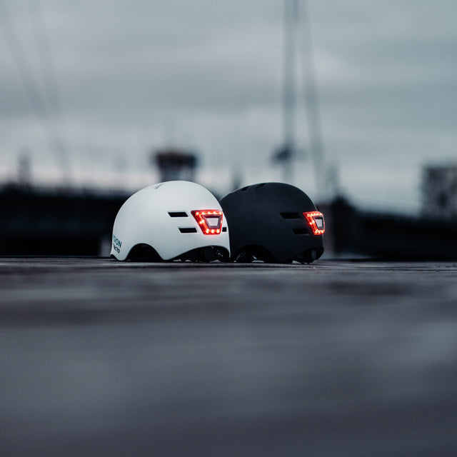 Hecto+ Vision m. indbygget lys sort - Cykelhjelm