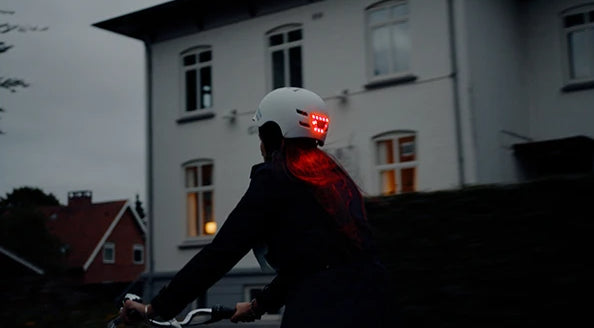 Hecto+ Vision m. indbygget lys sort - Cykelhjelm