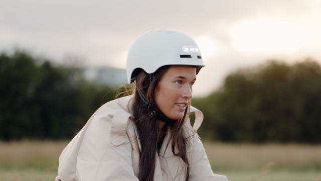 Hecto+ Vision m. indbygget lys hvid - Cykelhjelm