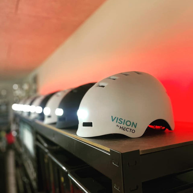 Hecto+ Vision m. indbygget lys hvid - Cykelhjelm