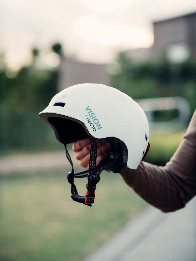 Hecto+ Vision m. indbygget lys hvid - Cykelhjelm