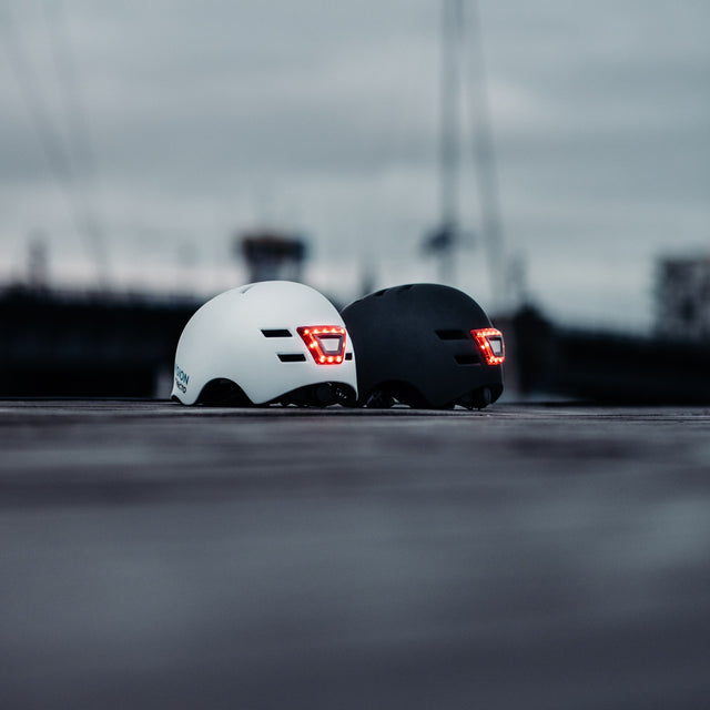 Hecto+ Vision m. indbygget lys hvid - Cykelhjelm