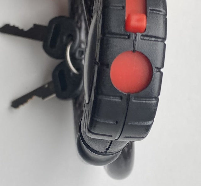 Kabellås med To Nøgler i Sort og Beskyttelse til Nøglehullet