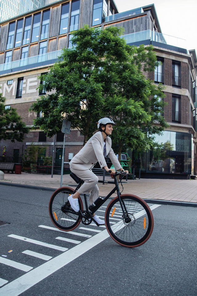 Abus HUD-Y iced blue cykelhjelm