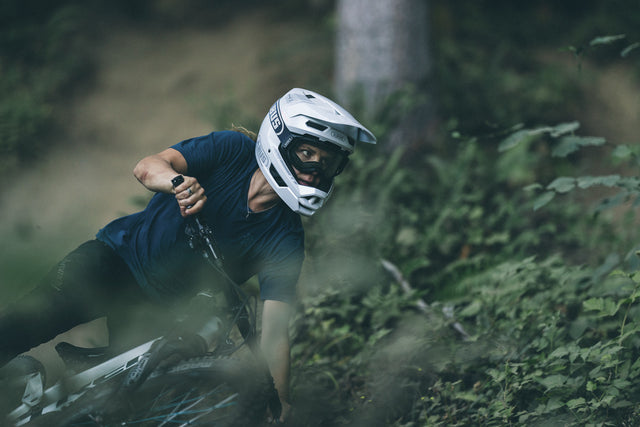 Abus HiDrop midnight blue cykelhjelm