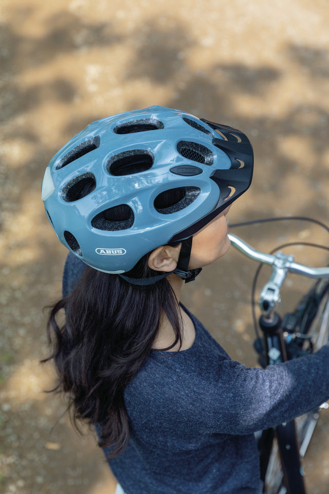 Abus Youn-I ACE metallic silver med indbygget ledlys