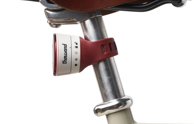 Thousand - Traveler 2.0 Magnetiske baglygte i Speedway Cream