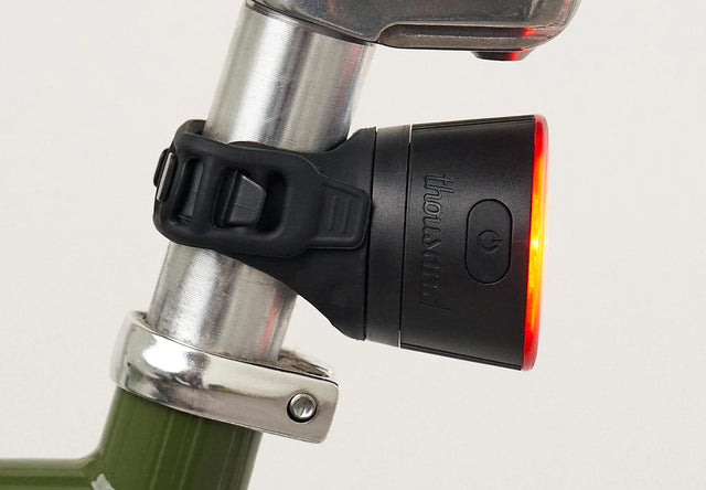 Thousand - Traveler 2.0 Magnetiske baglygte i Stealth Black