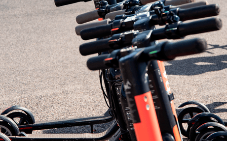 Skal man have hjelm på, når man bruger el-løbehjul?