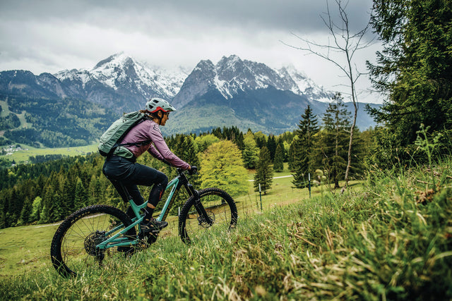Abus MoDrop wildberry red cykelhjelm