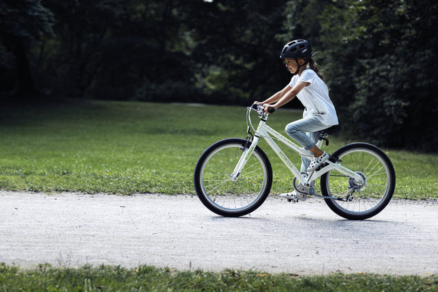 Abus Youn-I 2.0 mono red - Cykelhjelm