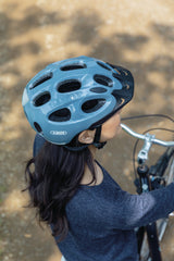 Abus Youn-I ACE metallic silver med indbygget ledlys